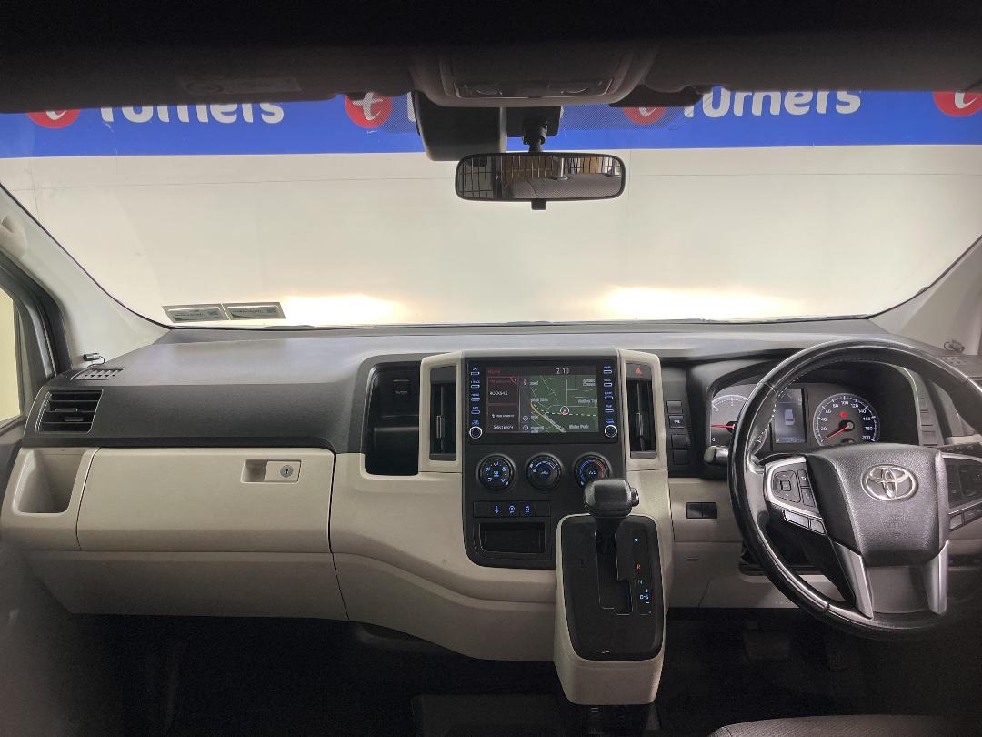 Photo '17' of Toyota Hiace Photo '17' of Toyota Hiace