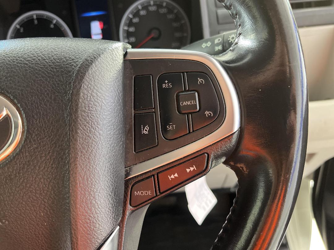 Photo '33' of Toyota Hiace Photo '33' of Toyota Hiace