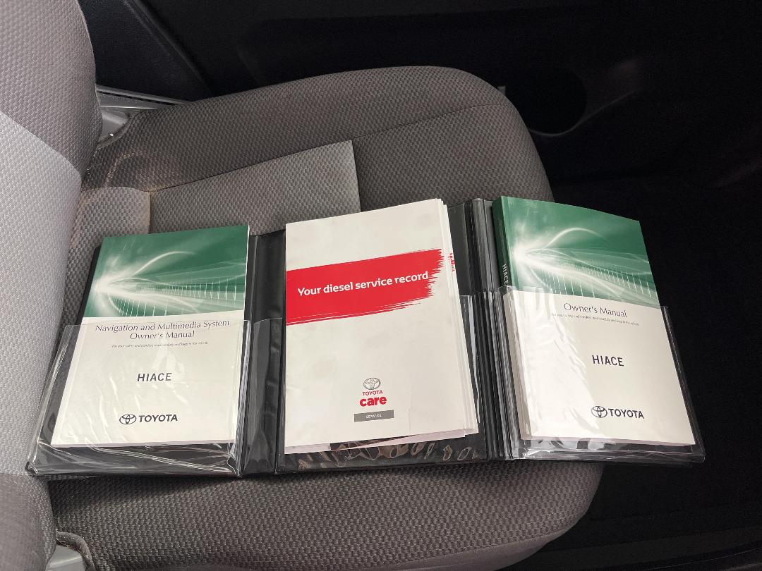 Photo '34' of Toyota Hiace Photo '34' of Toyota Hiace