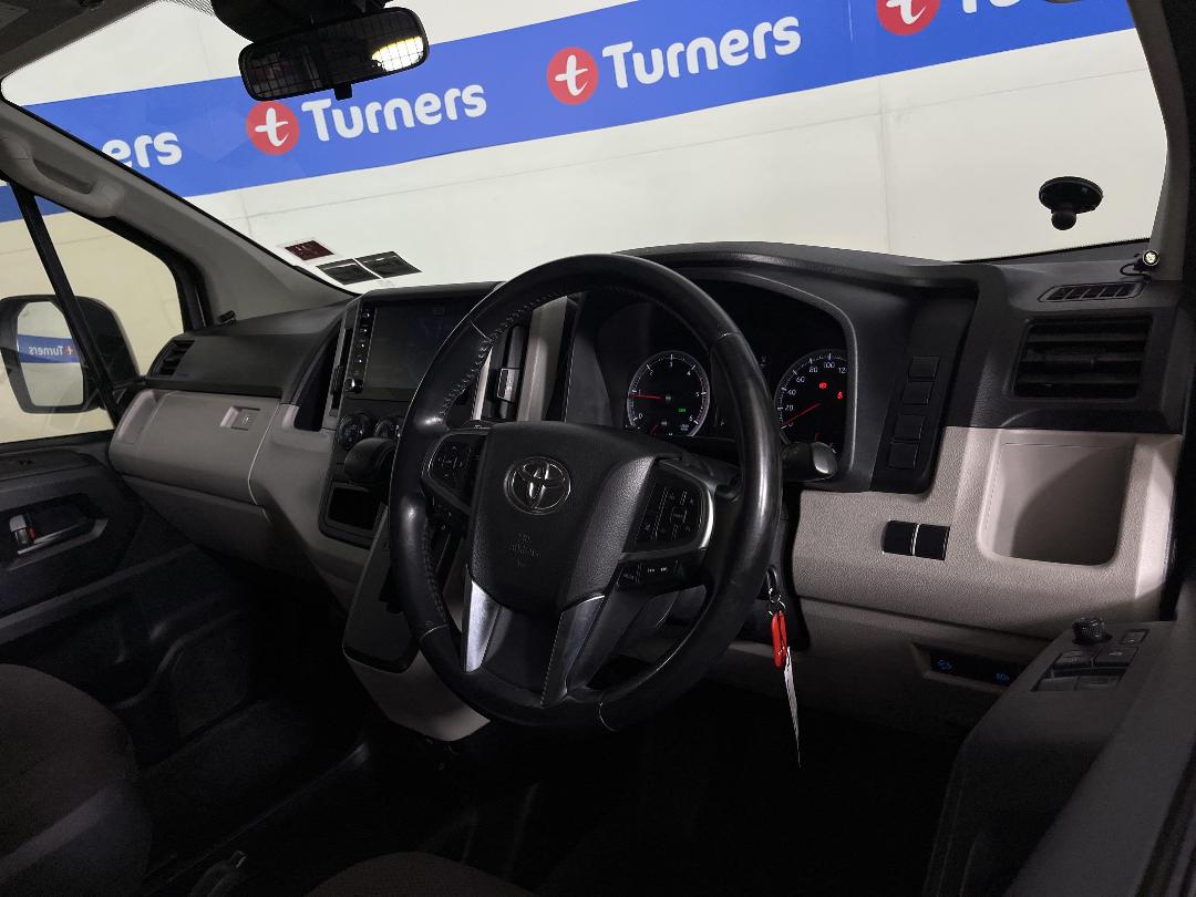 Photo '17' of Toyota Hiace