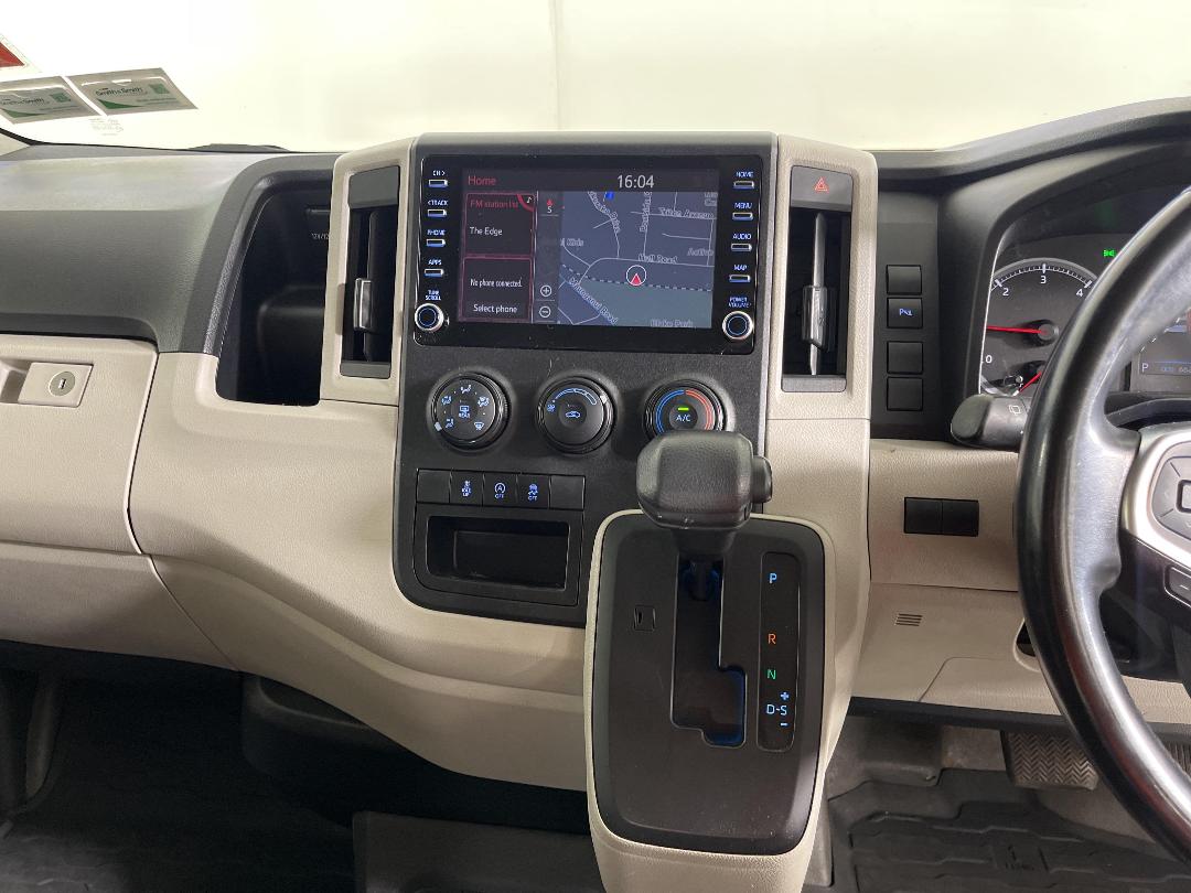 Photo '18' of Toyota Hiace