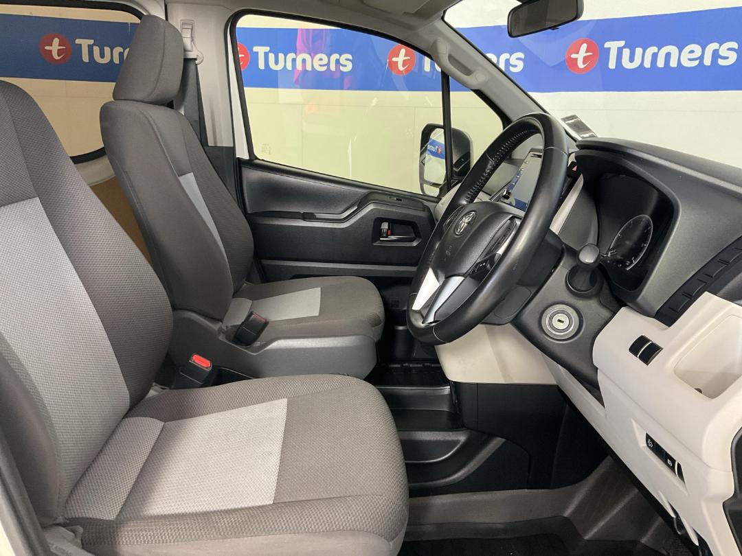 Photo '16' of Toyota Hiace Photo '16' of Toyota Hiace