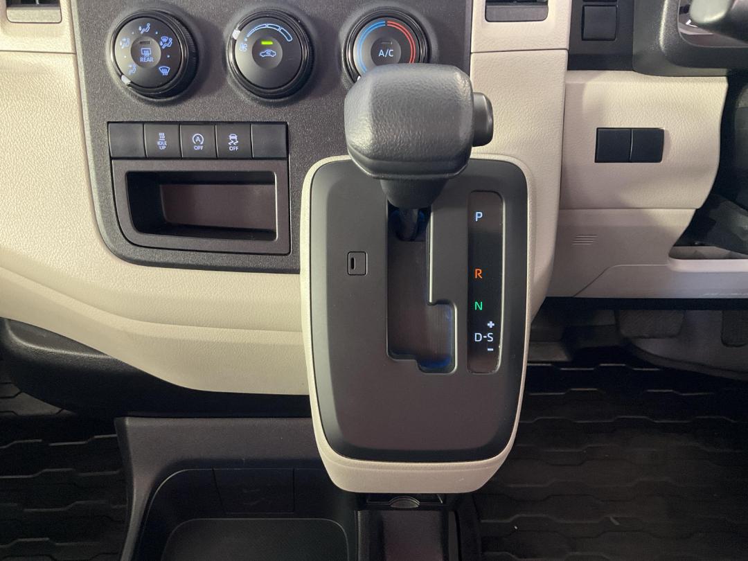 Photo '18' of Toyota Hiace Photo '18' of Toyota Hiace