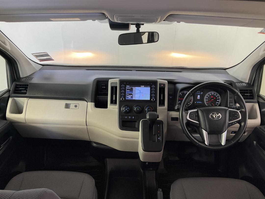 Photo '17' of Toyota Hiace Photo '17' of Toyota Hiace