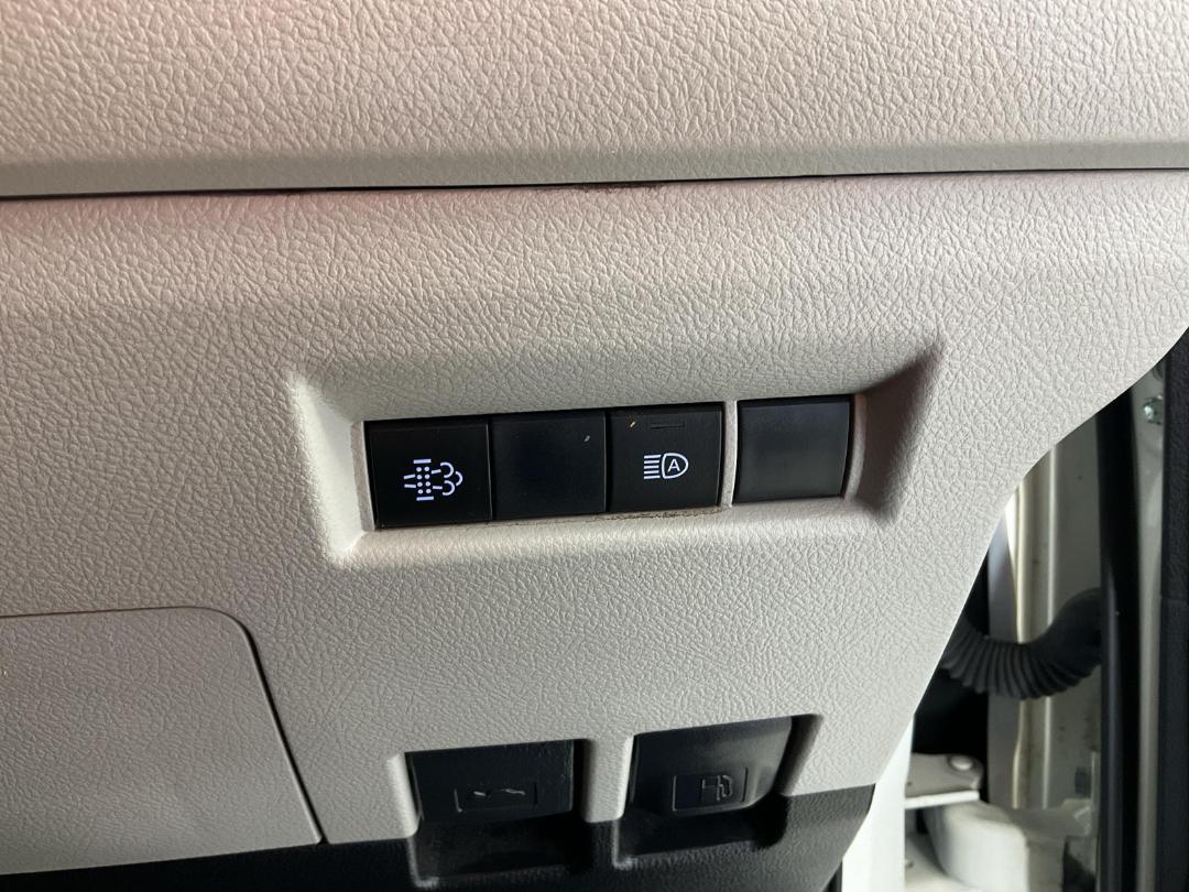 Photo '28' of Toyota Hiace Photo '28' of Toyota Hiace