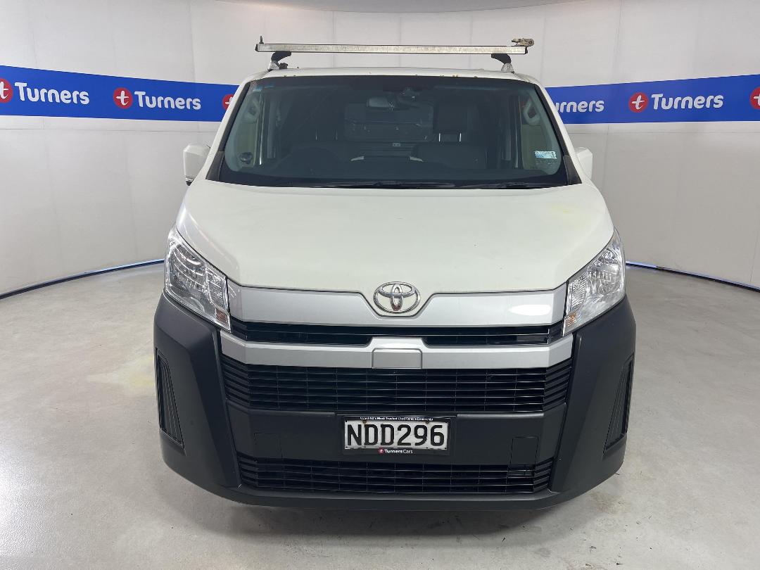 Photo '2' of Toyota Hiace