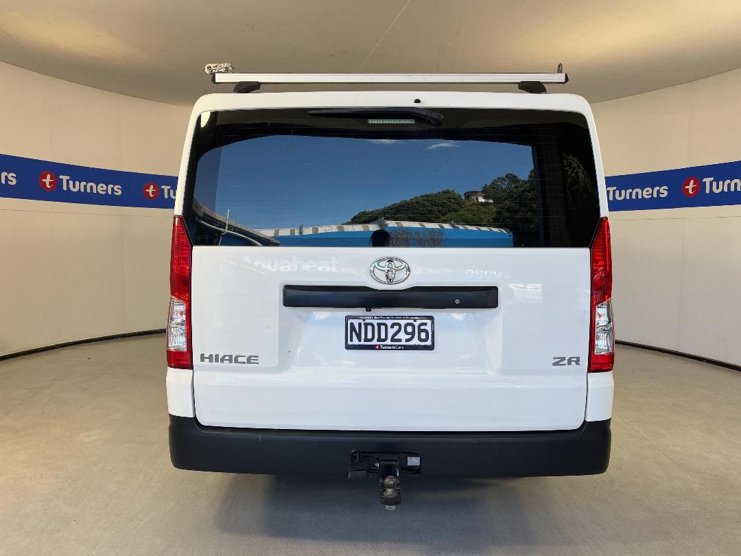 Photo '6' of Toyota Hiace