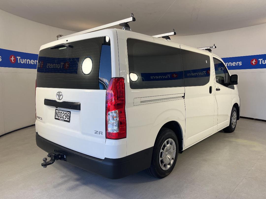 Photo '7' of Toyota Hiace