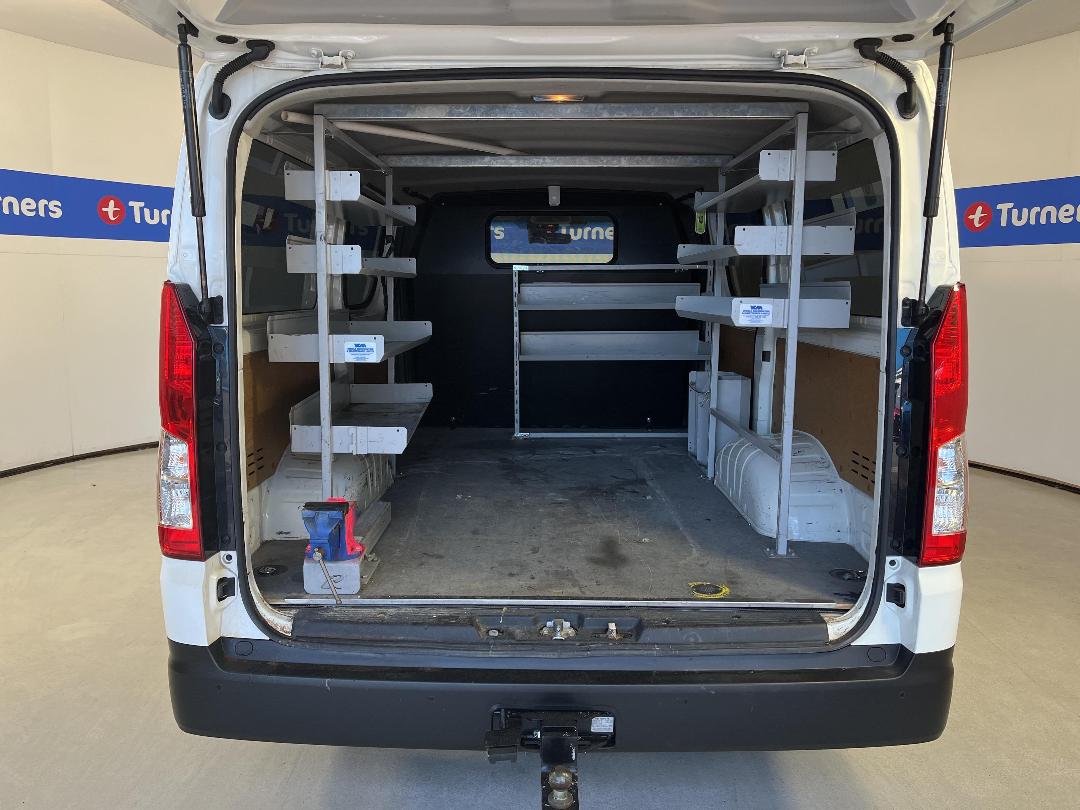 Photo '14' of Toyota Hiace