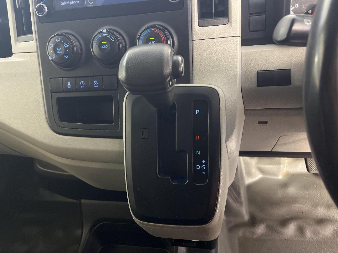 Photo '18' of Toyota Hiace