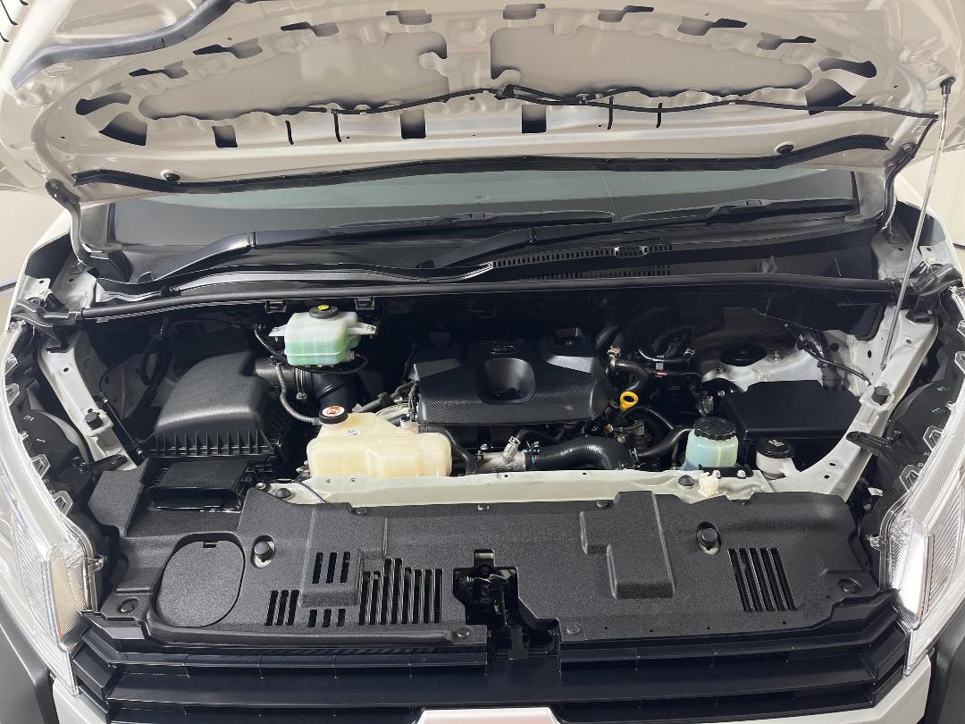 Photo '13' of Toyota Hiace Photo '13' of Toyota Hiace