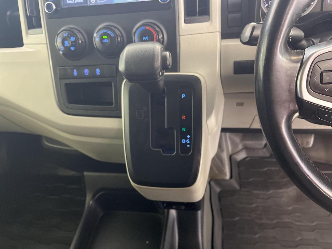 Photo '18' of Toyota Hiace Photo '18' of Toyota Hiace