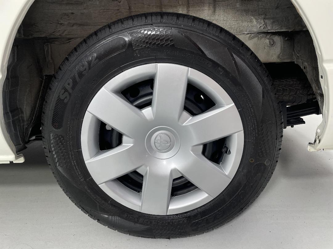 Photo '11' of Toyota Hiace