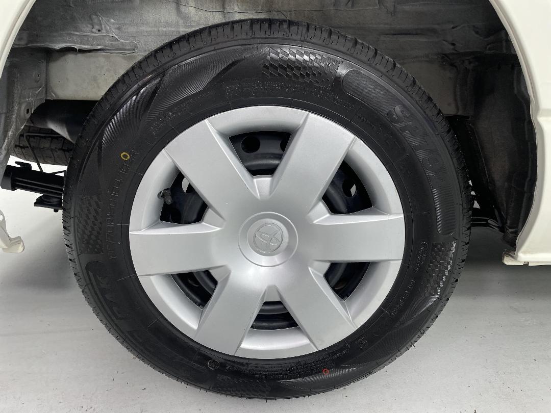 Photo '12' of Toyota Hiace