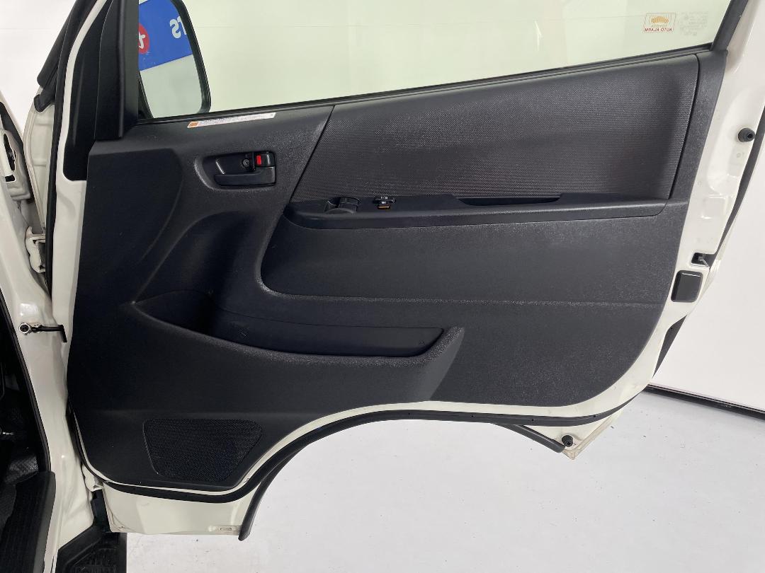 Photo '15' of Toyota Hiace