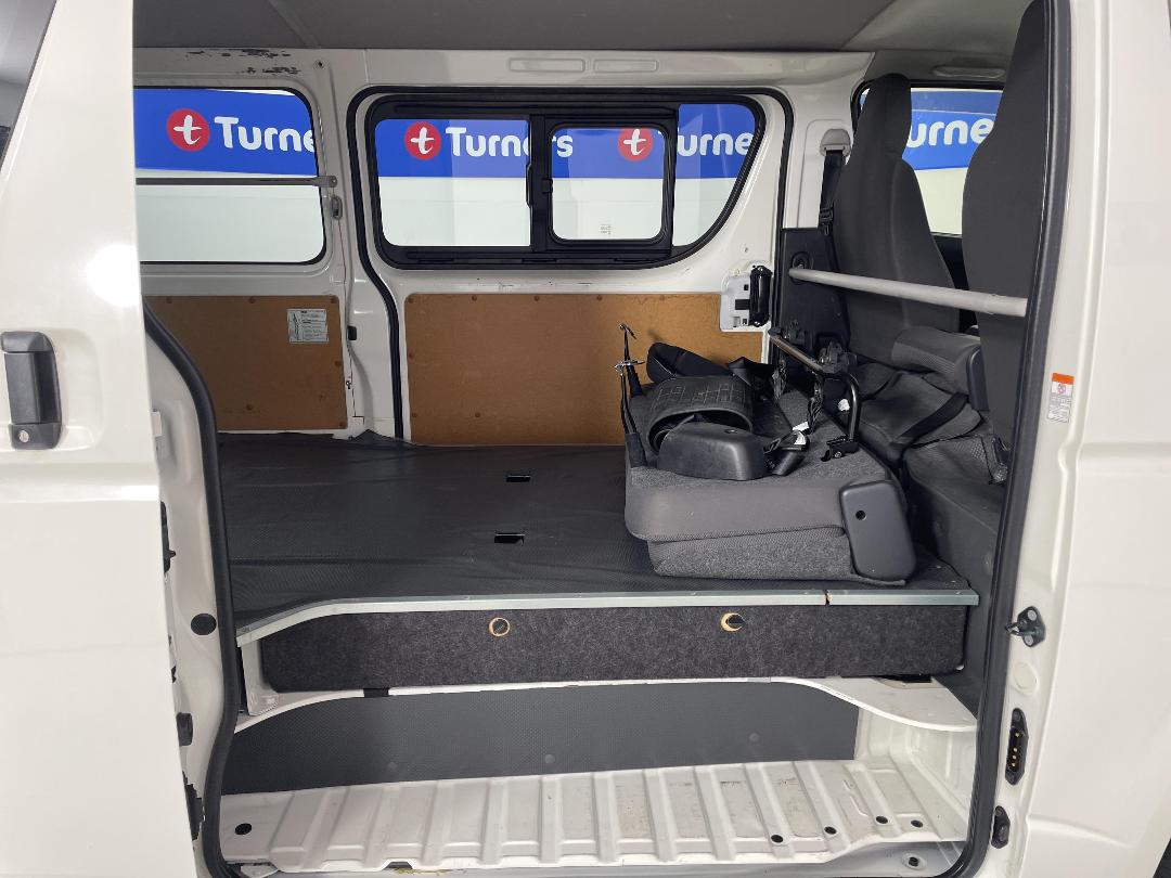 Photo '19' of Toyota Hiace