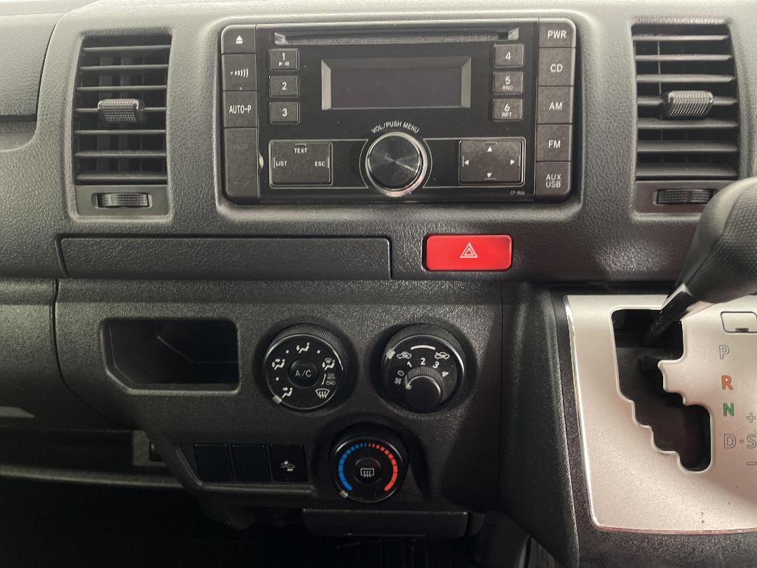 Photo '18' of Toyota Hiace