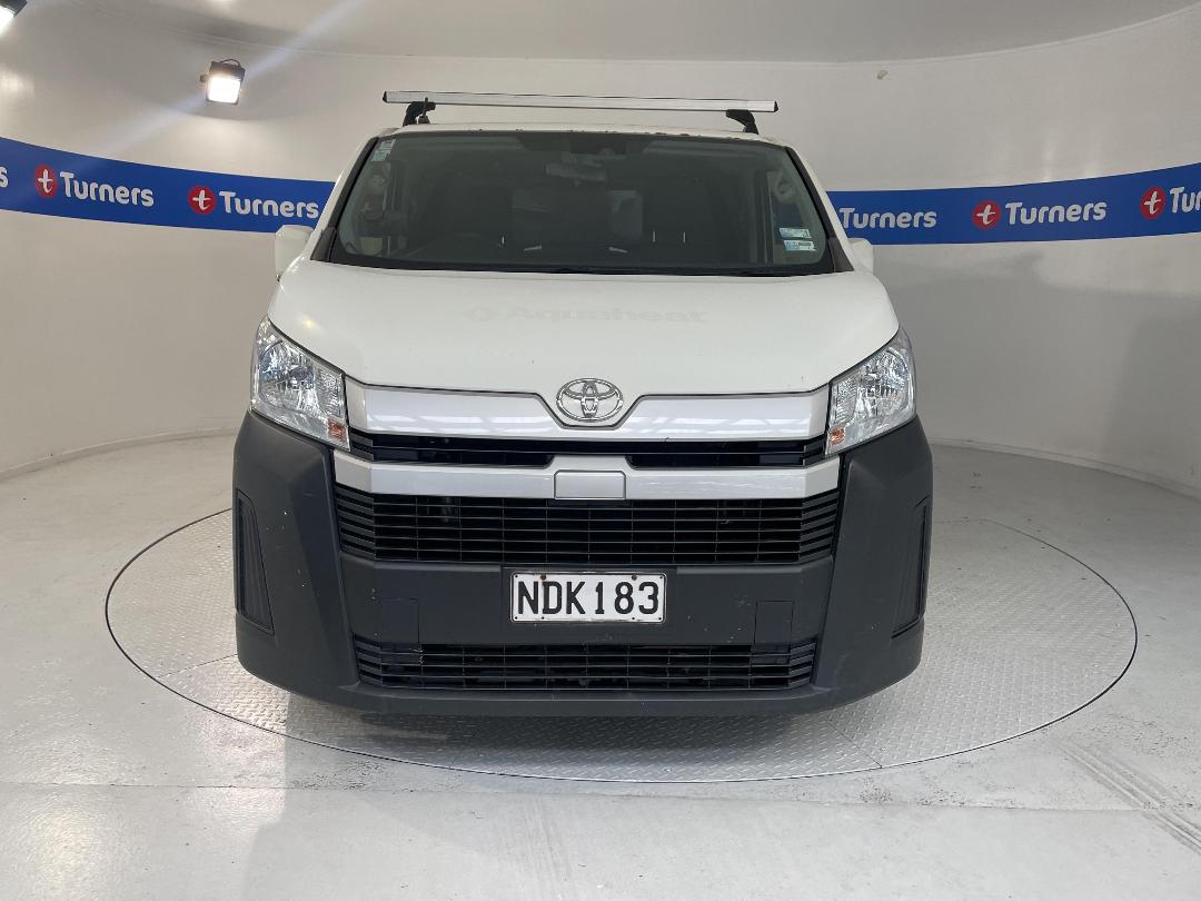 Photo '2' of Toyota Hiace