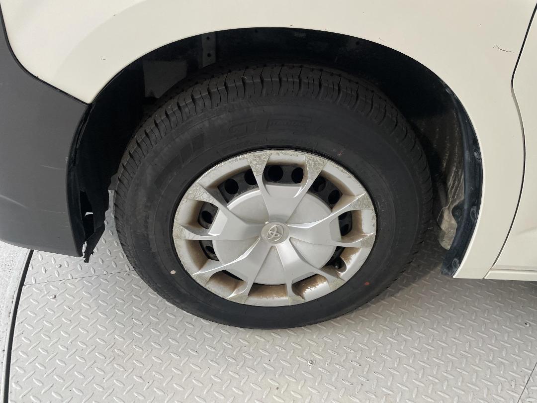 Photo '10' of Toyota Hiace