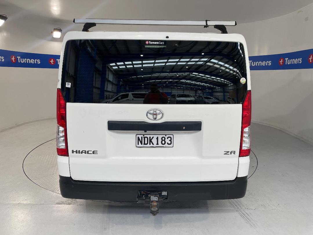 Photo '6' of Toyota Hiace