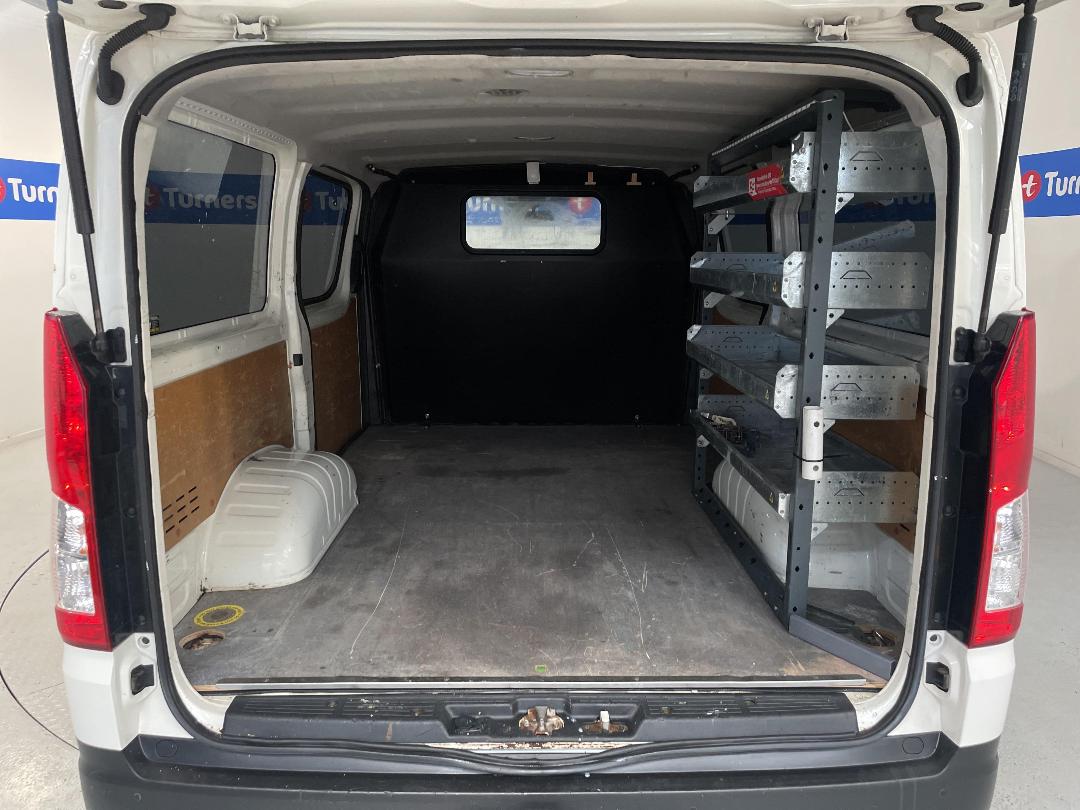 Photo '14' of Toyota Hiace