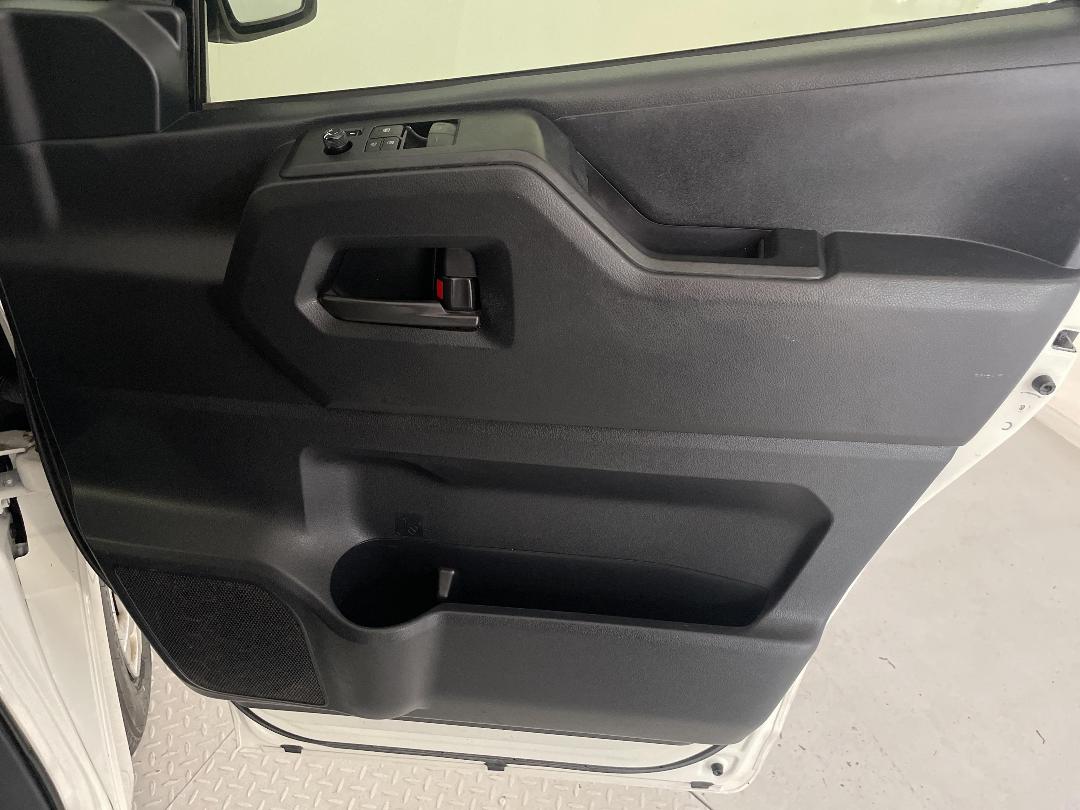 Photo '15' of Toyota Hiace