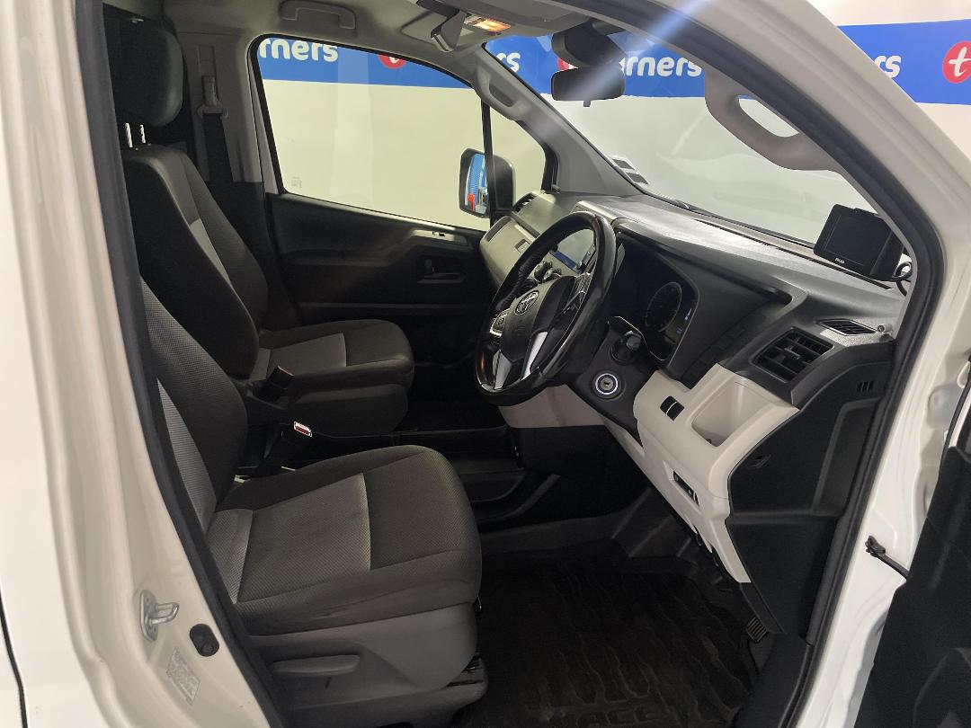 Photo '16' of Toyota Hiace