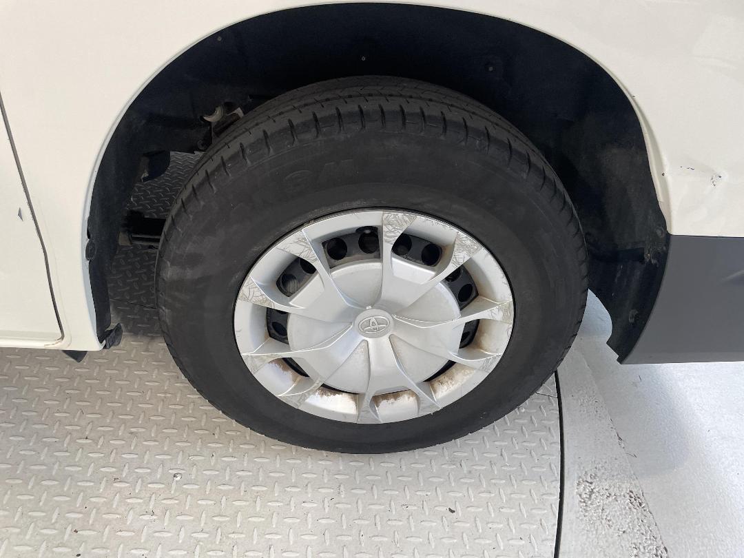 Photo '11' of Toyota Hiace