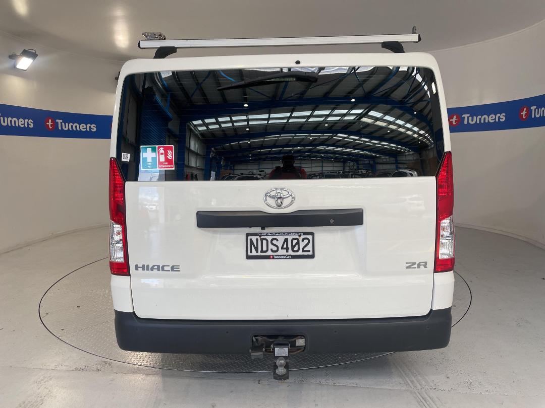 Photo '6' of Toyota Hiace