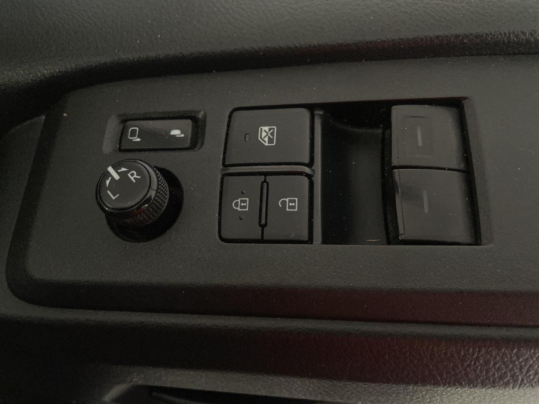 Photo '23' of Toyota Hiace