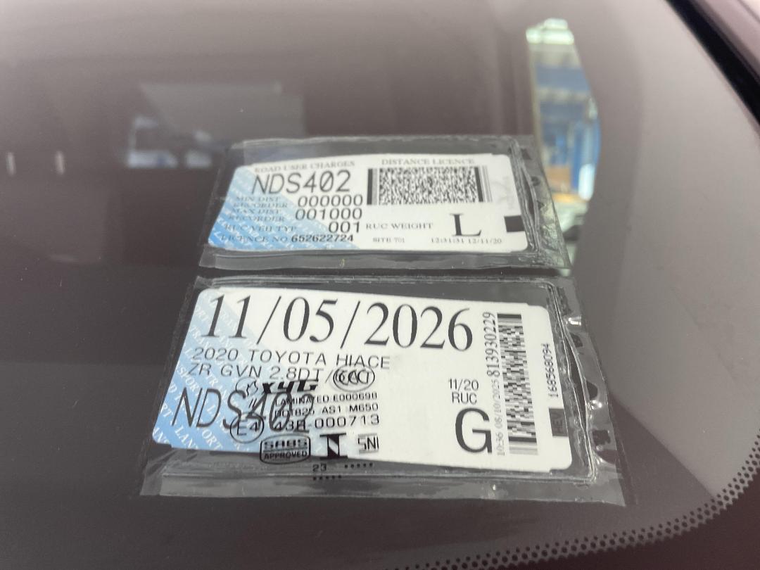 Photo '32' of Toyota Hiace