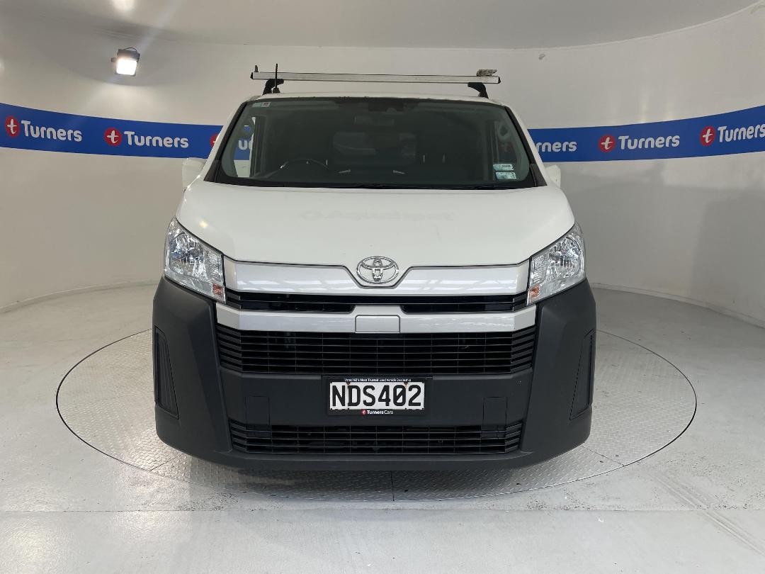 Photo '2' of Toyota Hiace