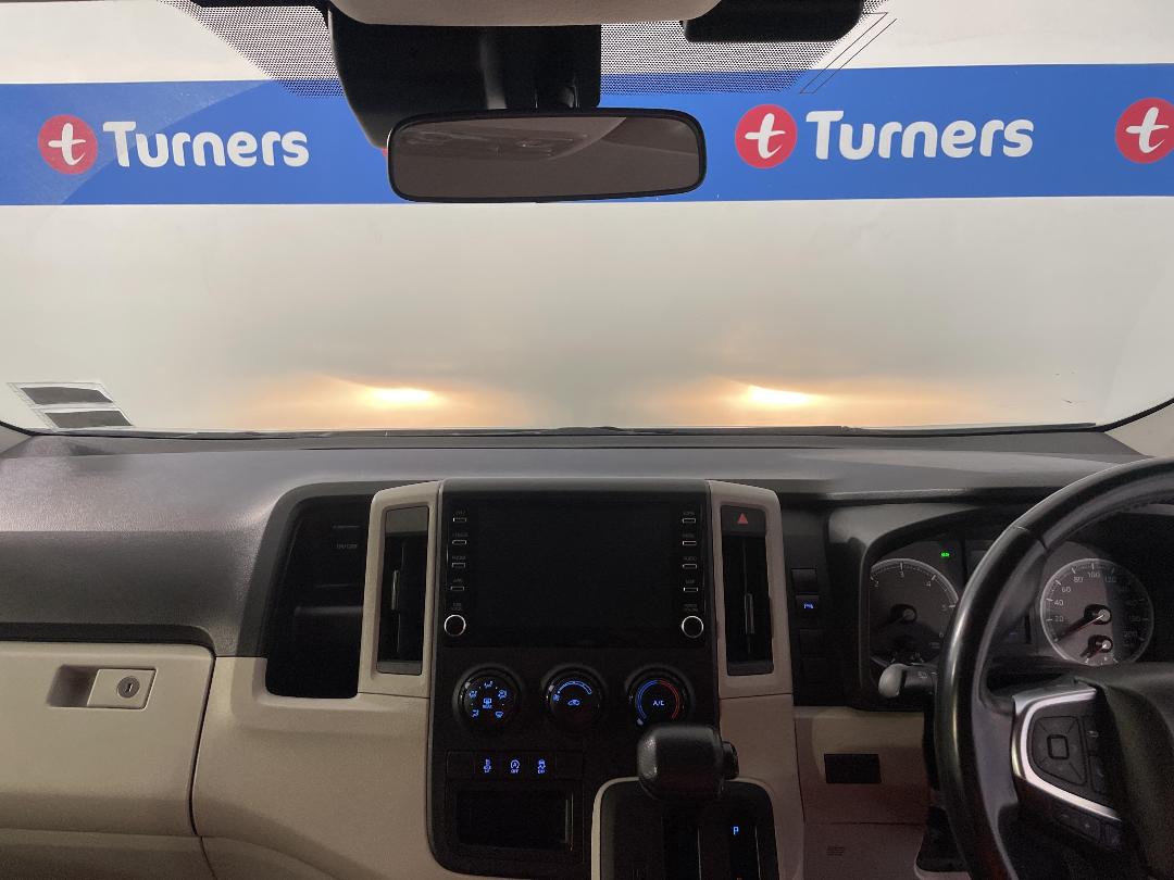 Photo '17' of Toyota Hiace