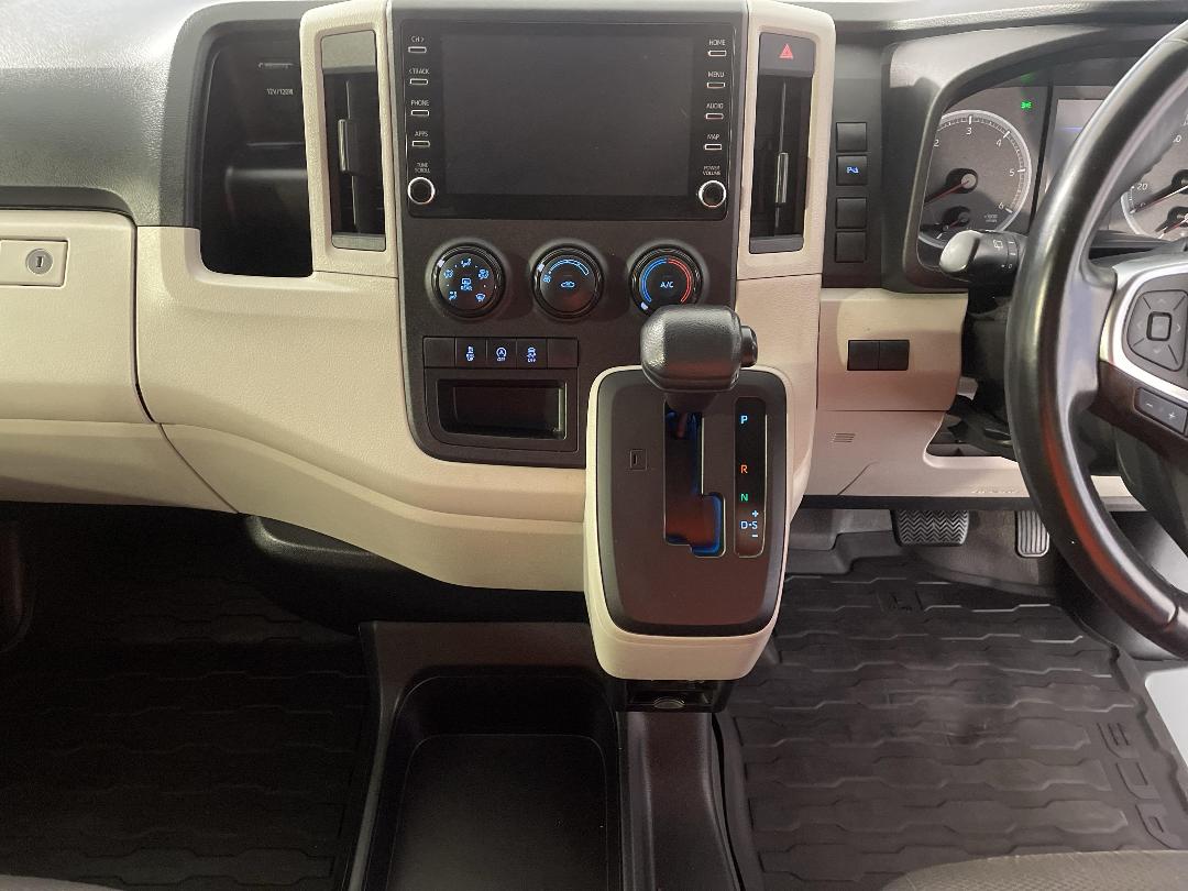 Photo '18' of Toyota Hiace