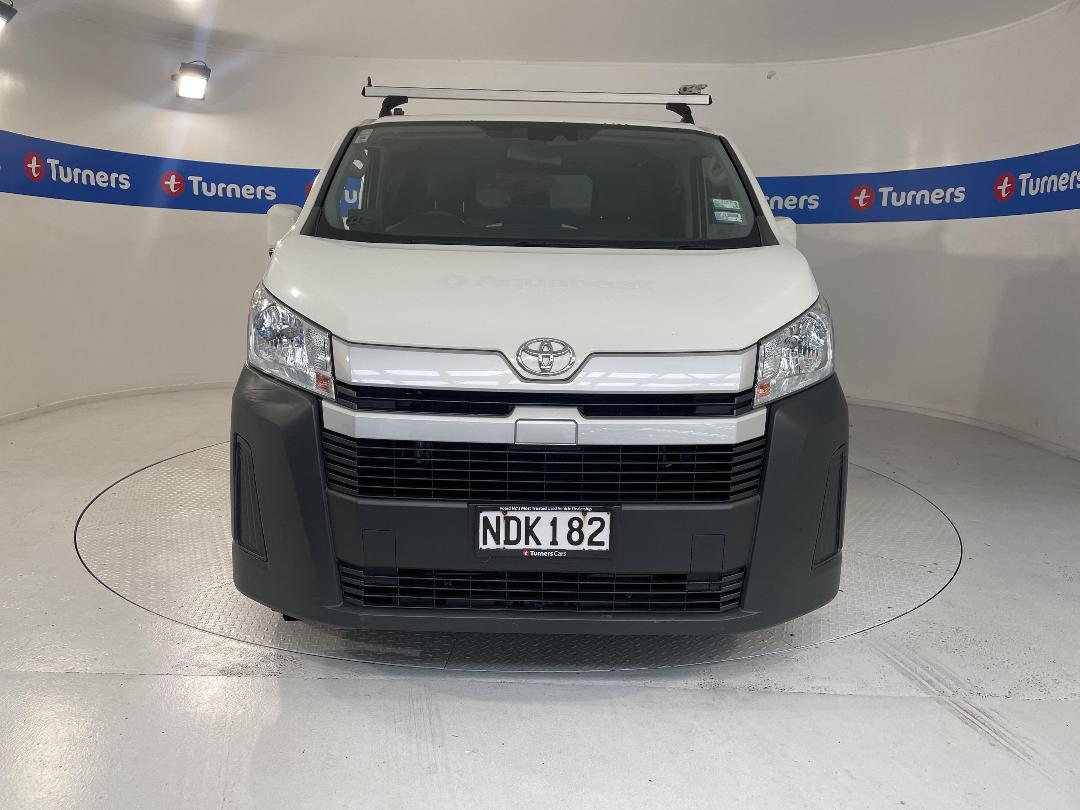 Photo '2' of Toyota Hiace