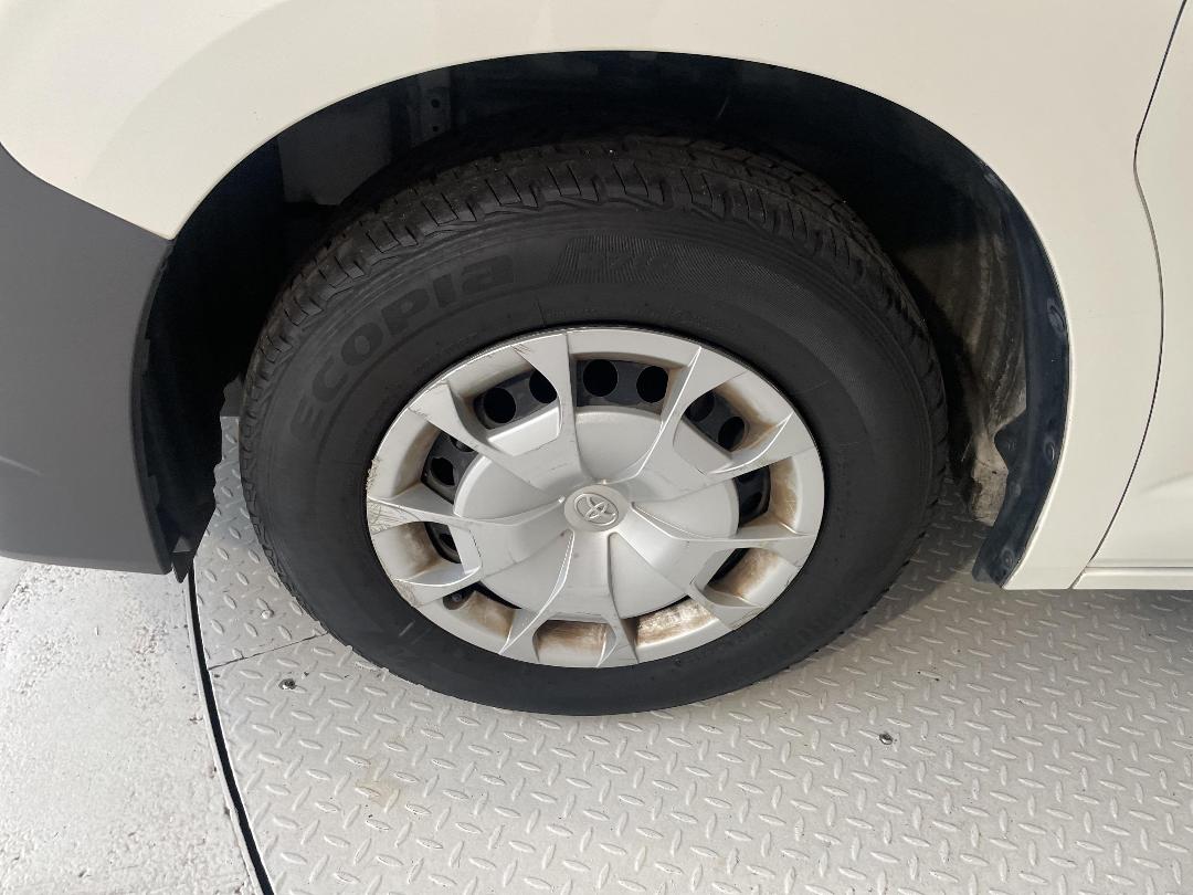 Photo '10' of Toyota Hiace