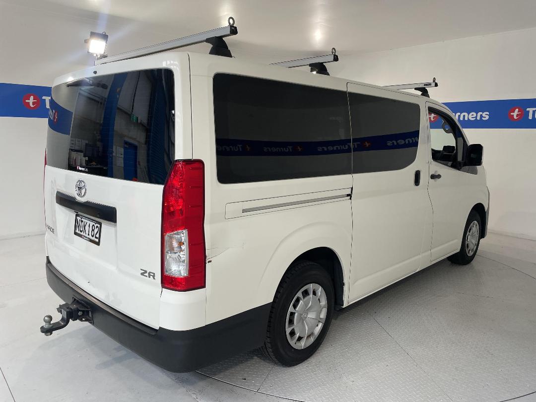 Photo '7' of Toyota Hiace