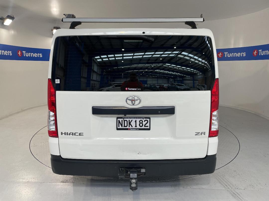 Photo '6' of Toyota Hiace