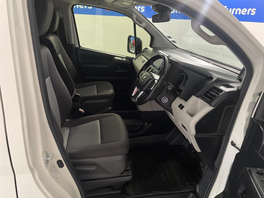 Photo '16' of Toyota Hiace