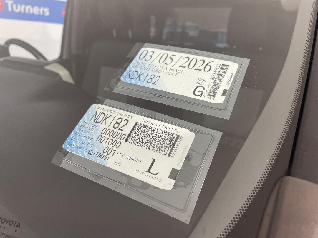 Photo '33' of Toyota Hiace