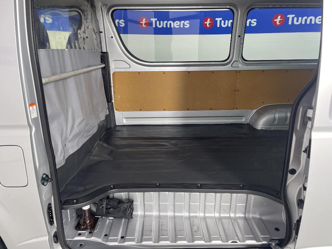 Photo '19' of Toyota Hiace