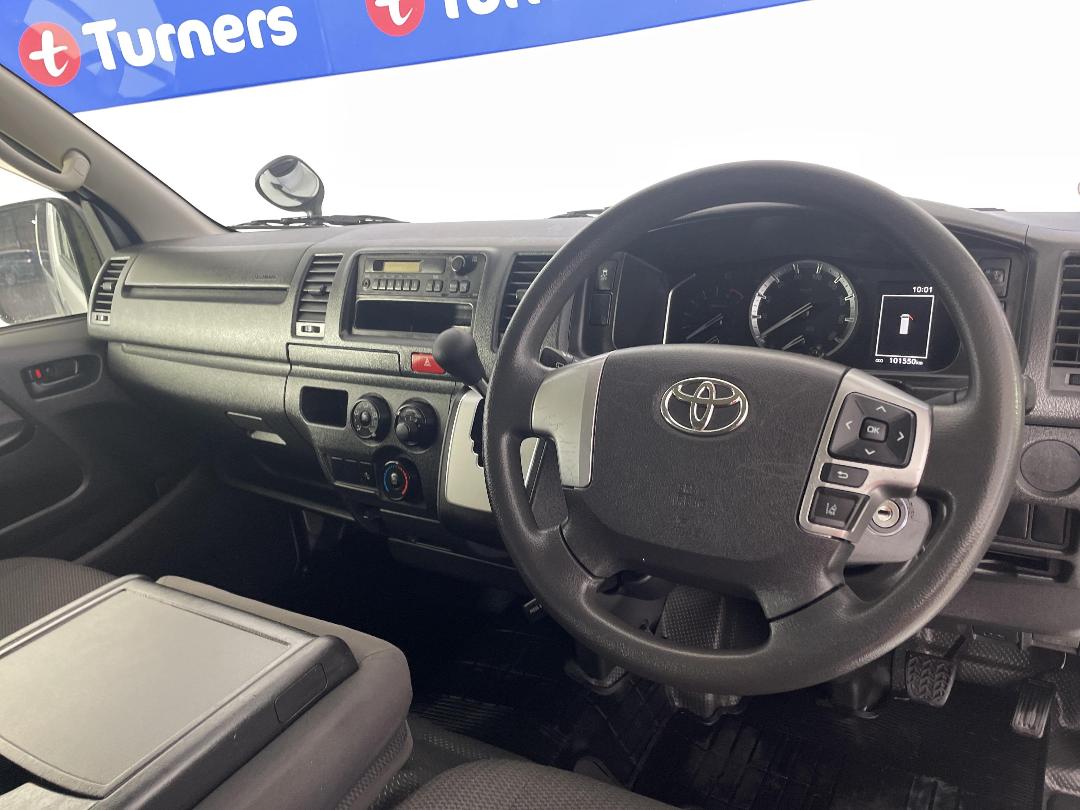 Photo '17' of Toyota Hiace