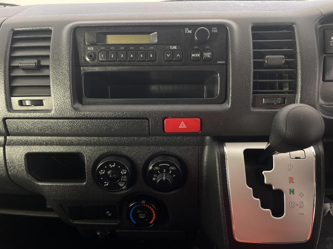 Photo '18' of Toyota Hiace