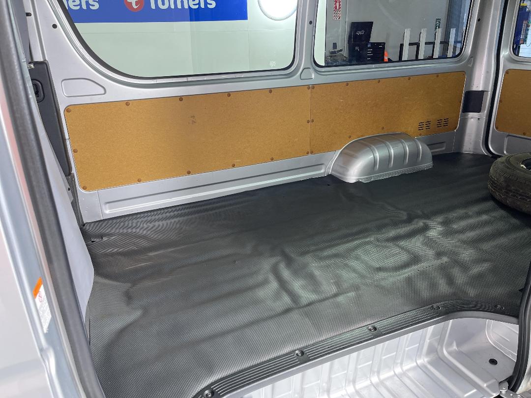 Photo '19' of Toyota Hiace Photo '19' of Toyota Hiace