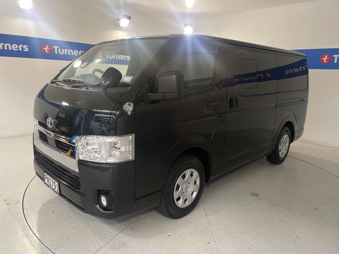 Photo '4' of Toyota Hiace