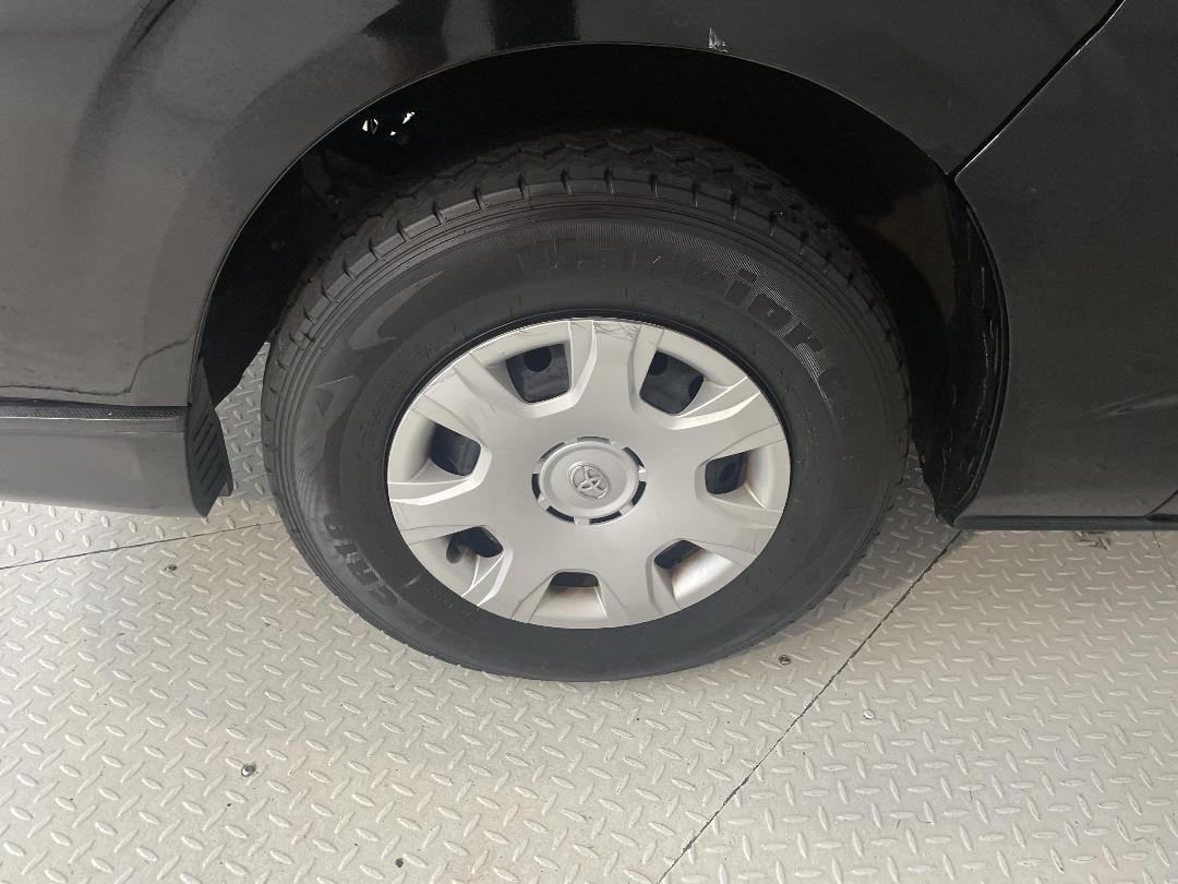 Photo '10' of Toyota Hiace