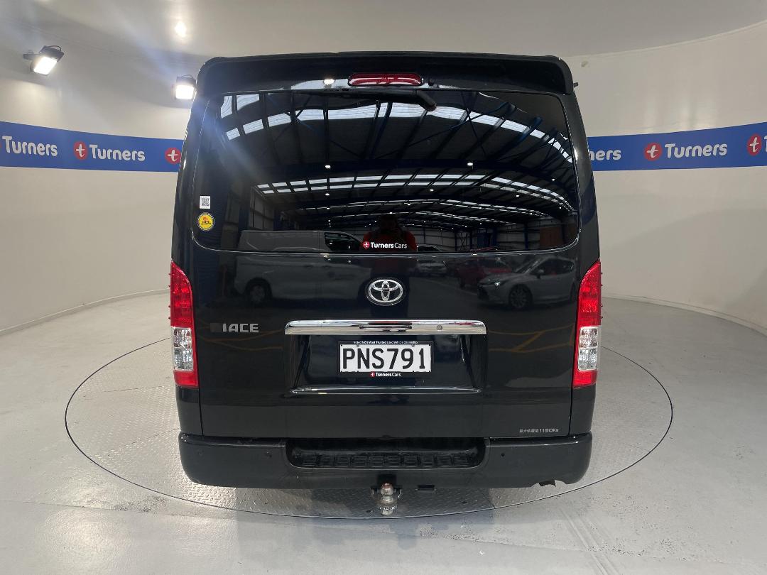 Photo '6' of Toyota Hiace