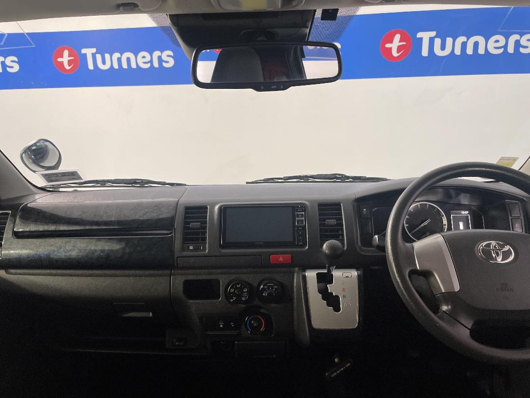 Photo '17' of Toyota Hiace