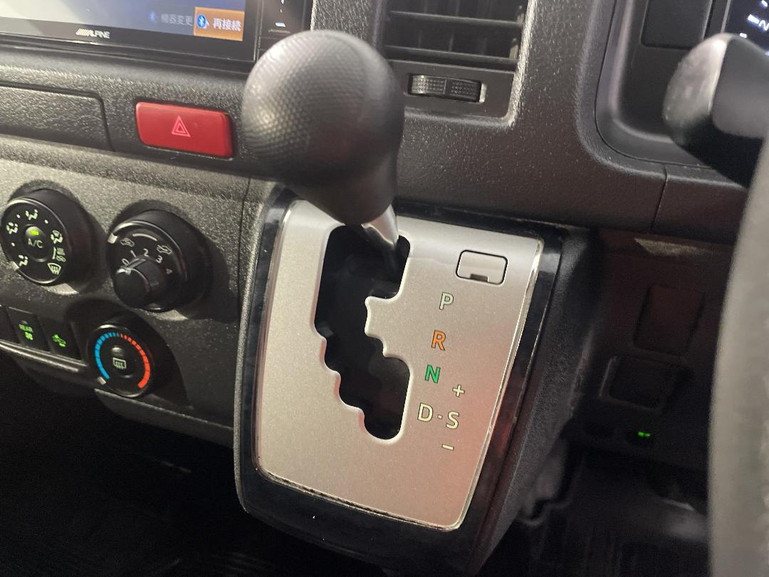 Photo '29' of Toyota Hiace