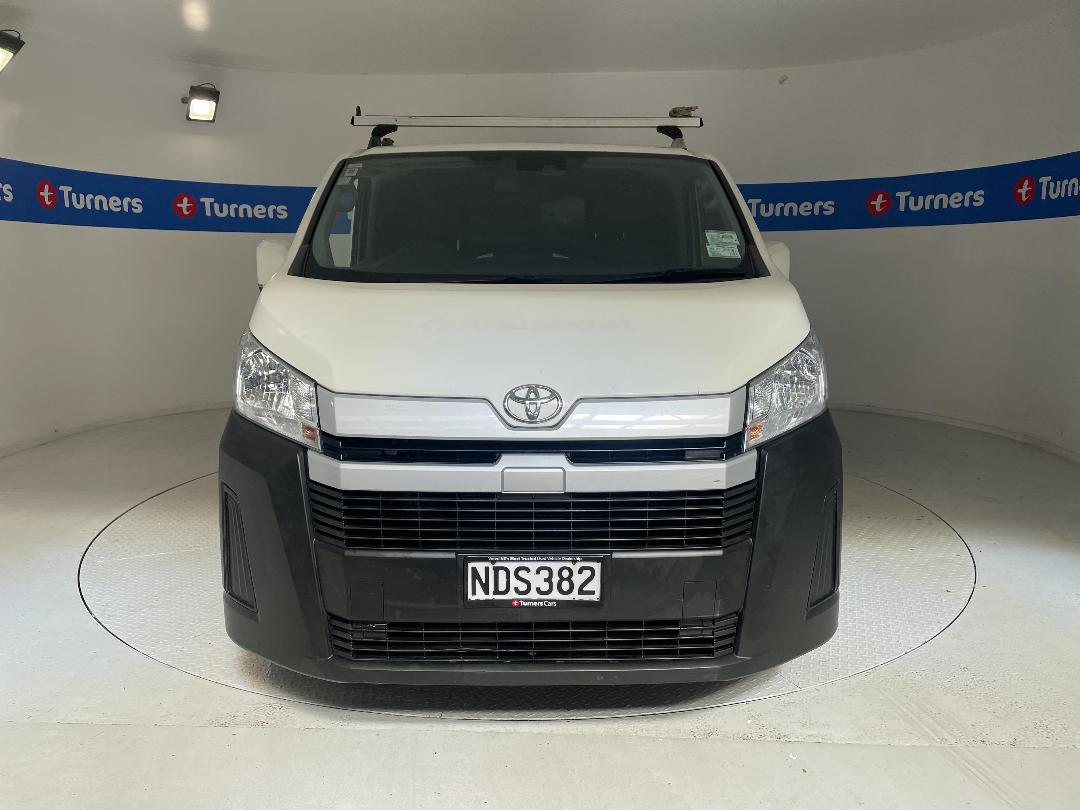 Photo '2' of Toyota Hiace